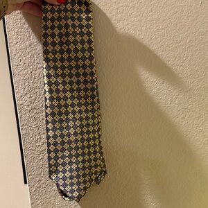 Luxurious Gold and Black Geometric Tie